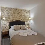 Πανσιόν La Maison De Livia, Gite, Et Table D'hotes, Entre Uzes Et Nimes