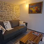 Πανσιόν La Maison De Livia, Gite, Et Table D'hotes, Entre Uzes Et Nimes 4*