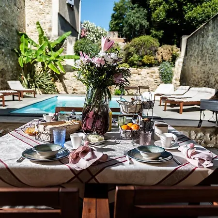 La Maison De Livia, Gite, Et Table D'hotes, Entre Uzes Et Nimes Pensjonat Sauzet (Gard)