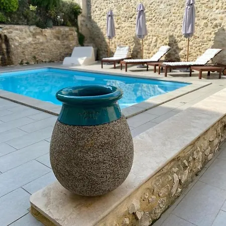 ゲストハウス La Maison De Livia, Gite, Et Table D'hotes, Entre Uzes Et Nimes