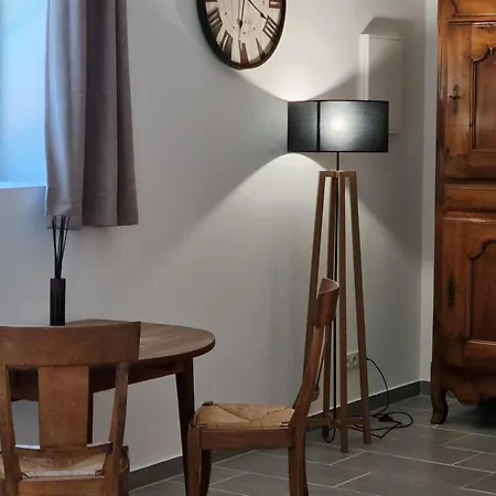 Guest house La Maison De Livia, Gite, Et Table D'hotes, Entre Uzes Et Nimes 4*