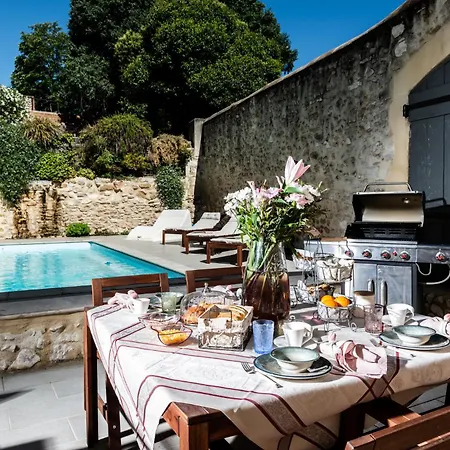 La Maison De Livia, Gite, Et Table D'hotes, Entre Uzes Et Nimes 4*