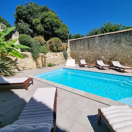 La Maison De Livia, Gite, Et Table D'hotes, Entre Uzes Et Nimes * Sauzet (Gard)