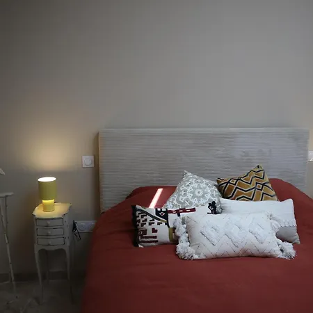 Pensjonat La Maison De Livia, Gite, Et Table D'hotes, Entre Uzes Et Nimes