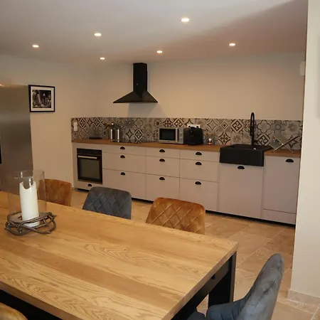 La Maison De Livia, Gite, Et Table D'hotes, Entre Uzes Et Nimes 4*