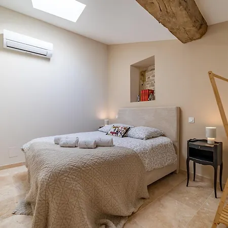 Konukevi La Maison De Livia, Gite, Et Table D'hotes, Entre Uzes Et Nimes 4*