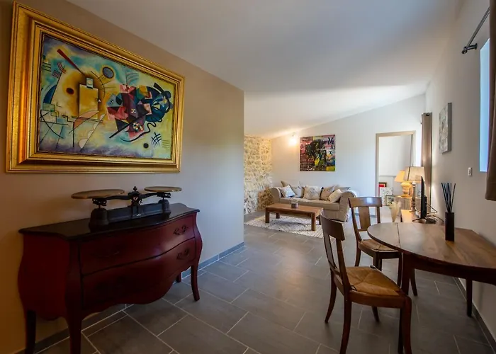 La Maison De Livia, Et Table D'hôtes