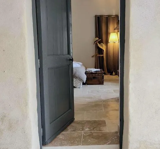 La Maison De Livia, Et Table D'hôtes Sauzet (Gard)
