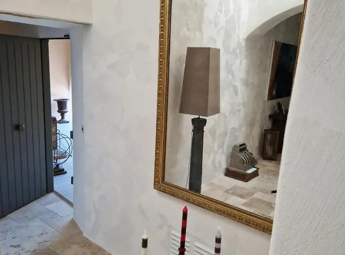 La Maison De Livia, Et Table D'hôtes