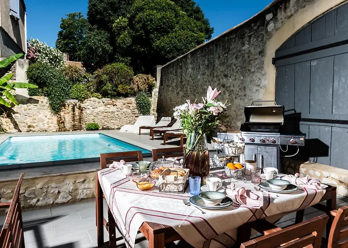 La Maison De Livia, Et Table D'hôtes 3*