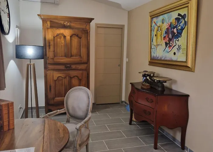 La Maison De Livia, Et Table D'hôtes